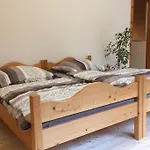 Grosse Auf Pferdehof Mitten In Der *